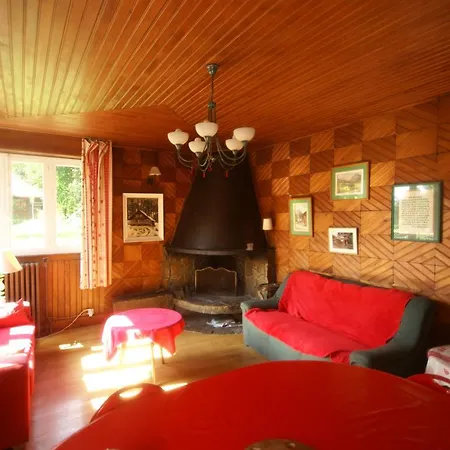 Sunlit Holiday With Fireplace In Saint-leonard Holiday home